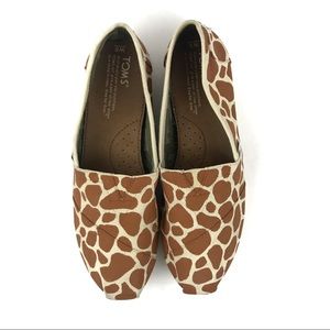 TOMS Giraffe Print Slip Ons